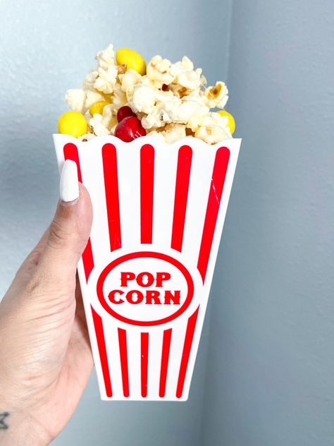 Kansas City Chiefs Popcorn, Chiefs Popcorn, Kansas Recipes, Super Bowl Treats, Living In Florida, Popcorn Mix, Game Snacks, Superbowl Snacks, Super Bowl Sunday