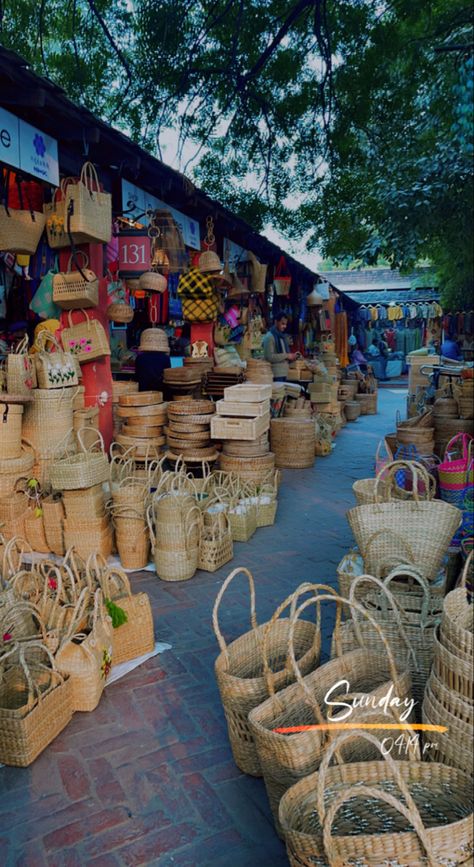 #dilihaat #market #dehi #aesthetic Sarojini Market Aesthetic, Dilli Haat Market, Dilli Haat Aesthetic, Janpath Market Aesthetic, Delhi Sarojini Market, Asian Market Aesthetic, Indian Market Aesthetic, Guwahati Aesthetic, Sarojini Nagar Market