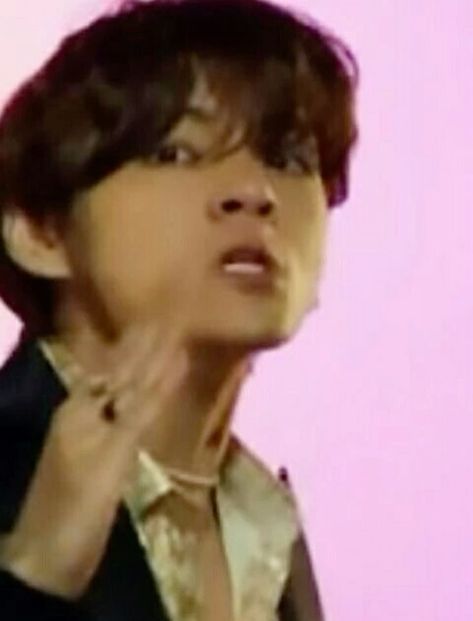 Kim Taehyung Memes Funny, Taehyung Mood Face, Taehyung Memes Funny, Kim Taehyung Funny Faces, Bts Funny Memes Lol, Taehyung Funny Face, Taehyung Funny Faces, Kim Taehyung Face, Mood Funny Faces