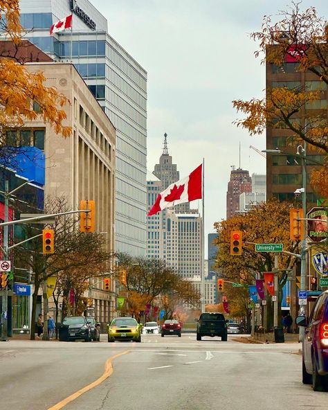 Went to Windsor this evening 🇨🇦❤️ #canada #windsor Windsor Ontario Canada, Canada Pictures Instagram, Canada Cities, Canada Vibes, Traveling To Canada, Traveling Canada, Canada Provinces, Canada Dream, Canada Places