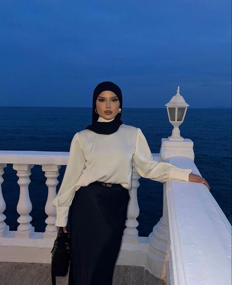 Elegant Outfit For Hijab, Rich Hijabi Aesthetic, Hijabi Style Summer, Rich Hijabi, Voile Outfit, Outfit For Short Girl, Hijab Outfit Summer, Rich Girl Style, Cute Lounge Outfits