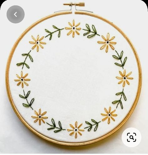 Daisy Chain Embroidery, Chain Embroidery, Embroider Ideas, Gift Embroidery, Embroidery Stitches Beginner, Desain Buklet, Embroidery Hoop Wall Art, Wedding Embroidery, Embroidery Flowers Pattern