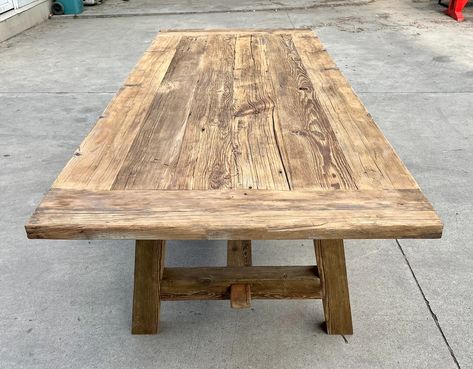 Unique Dining Table, Wood Dining Table Rustic, Rustic Farmhouse Dining Table, Unique Dining Tables, Wood Dining Room Table, Dining Table Wood, Reclaimed Wood Dining Table, Furniture Unique, Farmhouse Dining Table