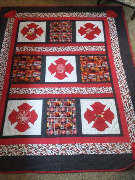 Quilt made for Oregon Volunteer Firefighters Association Burn Center auction. Funds used to send children victims to camp. Thanks to Rachell@claddaghsquilts for the cross design Firefighter Quilt Pattern, Fireman Quilt Ideas, Firefighter Quilt, Fireman Quilt, 1st Responders, Firefighter Wife, Plus Quilt, Flag Quilt, Firefighter Gifts