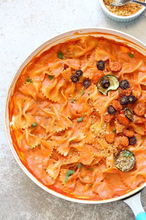 Vegan Rose Sauce Farfalle Pasta with Roasted Veggies. Pasta And Sauce, Vegan Sauce, Farfalle Pasta, Vegan Richa, Sauce Pasta, Vegan Pasta Recipes, Vegan Pasta, Vegan Foods, Roasted Veggies