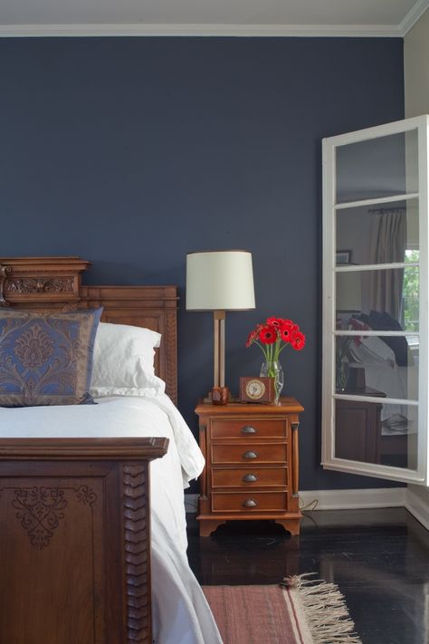 Blue — it's a versatile color that in its darkest hues is dramatic and moody. It can be bold, uplifting and energizing. It can mix with other hues to create stunning teals, turquoises, dusty bluish grays and more. Barely there, it's a hint of color that soothes and softens. Want to pick a blue for a wall or furniture paint project this weekend and know it'll look amazing? Check out these 20 real-life examples of blues used in house tours — including paint names! Brown Headboard, Brown Furniture Bedroom, Blue Painted Walls, Diy Projects For Bedroom, Bedroom Colour, Navy Walls, Office Color, Diy Furniture Bedroom, Brown Bedroom