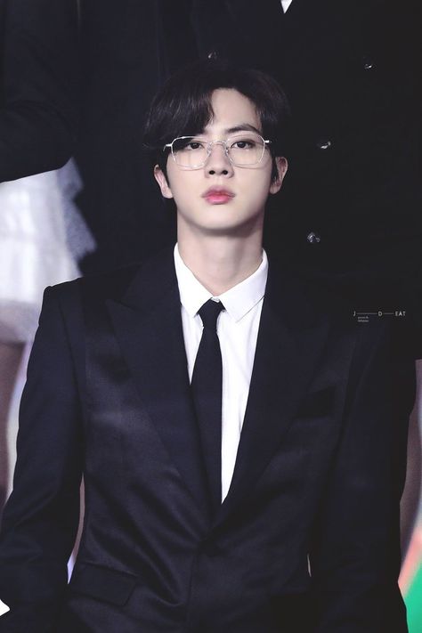 The black suit, the glasses and his worldwide handsome face be killing me😬😩 Jin Bts, Seokjin Bts, Wearing Glasses, Bts Aesthetic Pictures, Black Suit, Worldwide Handsome, Christmas Carol, Bts Jin, Bts Bangtan Boy