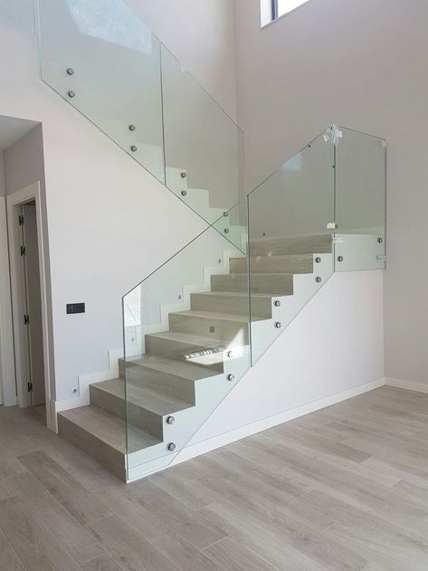 Balcony House Design, Glass Stair, Glass Handrail, Window Glass Design, Staircase Interior Design, Staircase Design Modern, Staircase Railing Design, Stairs Design Interior, Glass Stairs