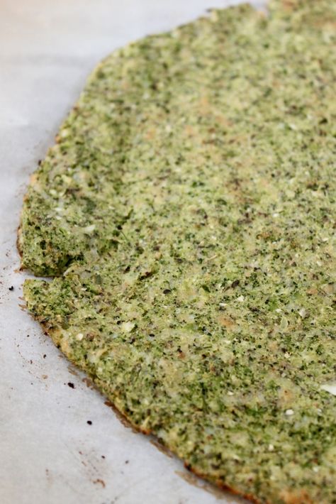 Broccoli Pizza Crust, Broccoli Crust Pizza, Broccoli Pizza, Parmesan Pizza, Cauliflower Bread, Parmesan Broccoli, Cauliflower Pizza Crust, Easy Cauliflower, Cauliflower Crust