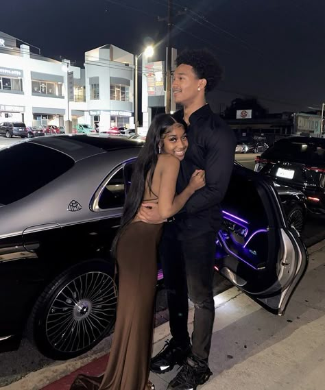 Black Couple Prom, Prom Black Couples, Hoco Couple Outfits, Homecoming Couples Outfits, Couples Homecoming Pictures, Homecoming Couples, Prom Couples Outfits, Couple Prom Pictures, Homecoming Couple