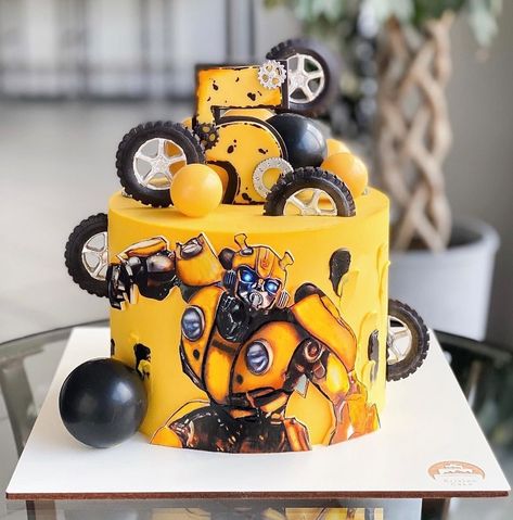 Bumble Bee Transformer Cake, Transformers Birthday Cake, Bumble Bee Cake, Transformers Cake, Transformers Birthday Parties, Transformer Party, Bumble Bee Birthday, Superhero Birthday Cake, Bee Birthday Party