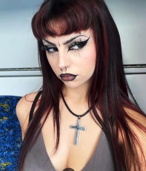 𝜗𝜚 if i took this cigarette and put it out on you, would you love me ? Korn Concert, 2000s Hair, Concert Makeup, Goth Makeup, You Love Me, Gothic Beauty, Goth Outfits, Pretty Makeup, Makeup Inspo