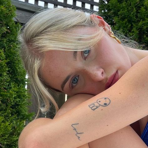 Bridget Brown, Blonde Tattoo, Lauren Asher, Tattoo Graphic, Ig Feed, Minimal Tattoo, Blonde Girl, Cute Tattoos, Book Aesthetic