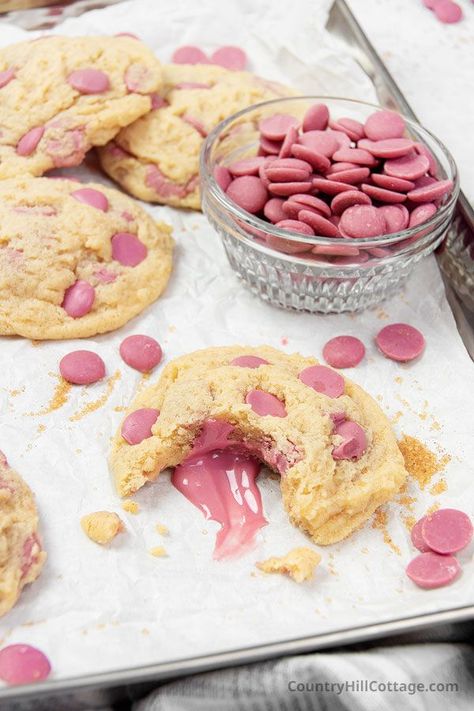 Cookie Chip Cookies, Ruby Chocolate Chip Cookies, Ruby Chocolate Cookies, Ruby Cookies, Pink Chocolate Chip Cookies, Cookies Unique, Buttery Cookie, Chocolate Chip Cookie Recipes, Ruby Chocolate