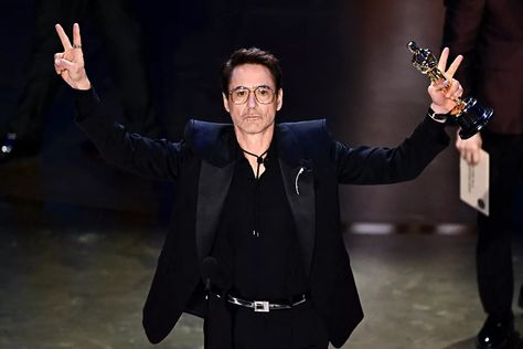 Robert Downey Jr. wins first Oscar for 'Oppenheimer' Oscar Speech, Chandra Shekhar, Susan Downey, Richard Attenborough, Tim Robbins, The Godfather Part Ii, Jeffrey Wright, Best Supporting Actor, Mark Ruffalo