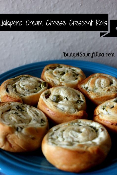 If you love jalapeno poppers you are going to go crazy for these Jalapeno Cream Cheese Crescent Rolls, Crescent Roll Appetizers Cream Cheese, Easy Appies, Cheese Crescent Roll Recipes, Jalapeno Cream Cheese, Crescent Rolls Recipe, Cream Cheese Crescent Rolls, Cheese Crescent Rolls, Cheese Appetizer