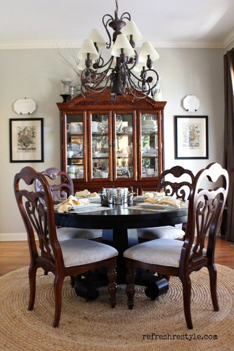 House Tour - Dining Room Antique Dining Room Decor, Dinner Wagon, Modern Traditional Living Room, Dining Room Decor Traditional, Dining Room Furniture Collections, Dining Room Furniture Design, Moody Living Room, Classic Dining Room, Dark Living Rooms