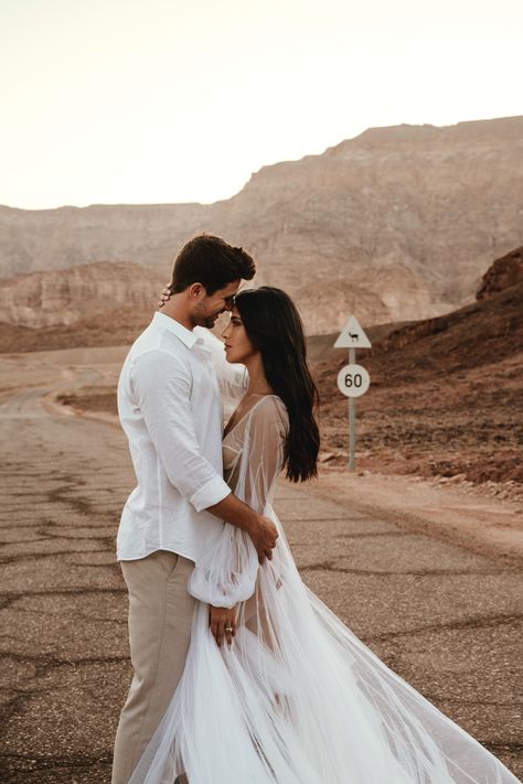 Beach Wedding Pics, Boho Wedding Photography, Desert Style, Joshua Tree Wedding, Arizona Photography, Unique Wedding Photography, Wedding Photography Tips, Casual Wedding Dress, Desert Wedding