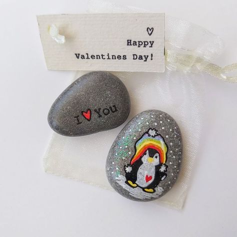 Lesbian Valentines Day, Penguin Pebble, Gifts Pictures, Boyfriend Valentines Day Gifts, Lovers Hug, Boyfriend Valentines Day, Hug Gifts, Rock Gifts, Couple Items