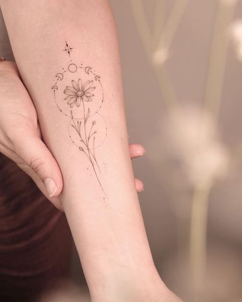 Daisy Aries Tattoo, Daisy And Moon Tattoo, Big Fine Line Tattoo, Daisy Fine Line Tattoo, Fine Line Daisy Tattoo, Liam Tattoo, Daisy Tattoo Designs, Shoulder Sleeve Tattoos, Butterfly Tattoo On Shoulder