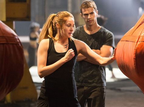 Tris initiation Divergent Workout, Divergent Cast, Divergent 2014, Divergent Tris, Divergent Movie, Tris And Four, Tris Prior, Divergent Trilogy, Veronica Roth