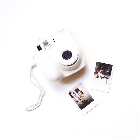 ｈａｐｐｉｌｙ // ✧  #camera #cameras #polaroid #white #photography #flataly Polaroid Instax, Instax Camera, Fuji Instax, White Room Decor, Instax Mini 8, Polaroid Camera, Mini 8, Polaroid Pictures, Instant Camera