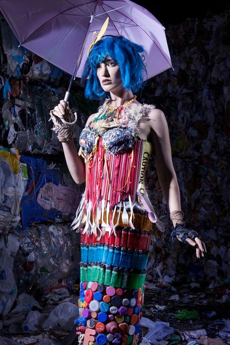 We Created A Fashion Collection Made Entirely Of Washed Up Trash Found On The Beach | Bored Panda Art From Trash Projects, Fashion From Trash, Clothes From Trash, Trash Photoshoot, Trash Clothes, Junk Couture, Artwork Installation, Beach Couture, Dress Upcycle