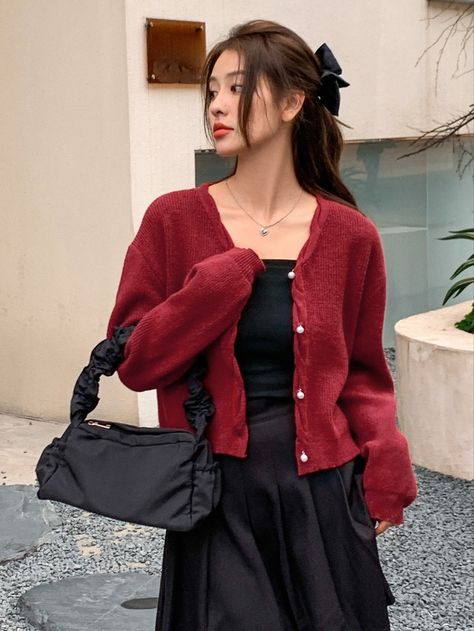 Button Up Cardigan Outfit Aesthetic, Red Cardigan Outfit Aesthetic, Maroon Cardigan Outfit, Red Outfit Korean, Burgundy Cardigan Outfit, Red Outfit Casual, Cropped Cardigan Outfit, Cardigan Outfit Aesthetic, Red Cropped Cardigan