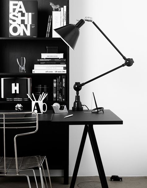 Monochrome Room, Black And White Office, Black And White Interior, Black Office, White Office, Workspace Inspiration, Art Interior, Workspace Design, Interior Modern