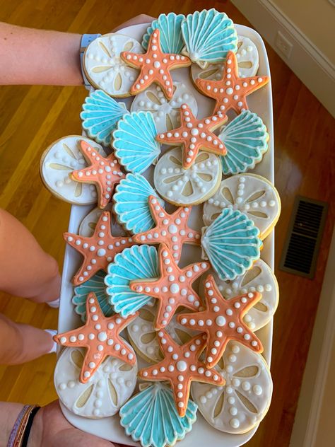 Beach Desserts, Hawaiian Birthday Cakes, Beach Theme Birthday Party, Summer Birthday Cake, Beach Birthday Cake, Beach Theme Birthday, Beach Cookies, Desserts Cookies, Beach Birthday Party