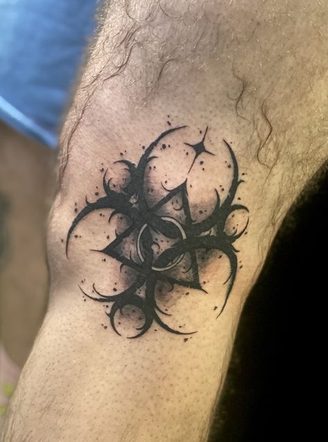 Coheed And Cambria Tattoo, Biohazard Tattoo, Gotik Tattoo, Feminine Skull Tattoos, Shadow Tattoo, Coheed And Cambria, Feminine Tattoo Sleeves, Wicked Tattoos, Wrist Tattoos For Guys