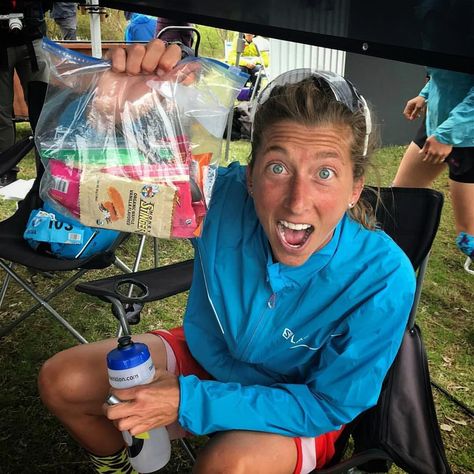 What fuels 2018 Western States 100 winner Courtney Dauwalter? THIS does 🐝 ⚡️ Courtney Dauwalter, Runner Lifestyle, Ultra Trail Running, Running Lifestyle, Running Aesthetic, Athletic Aesthetic, A Day In My Life, Run Cycle, Run Like A Girl