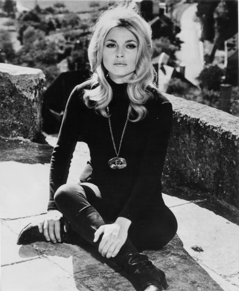 Sharon Tate in Eye of the Devil Manson Family, Roman Polanski, Sharon Tate, Quentin Tarantino, The Devil, Vintage Beauty, Old Hollywood, Movie Stars, Style Icons