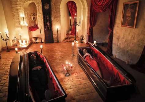 Inside Dracula Castle | Romania: 2 Canadians to sleep in coffins at Dracula's Castle - The ... Draculas Castle Romania, Bran Castle Romania, Medieval Bedroom, Dracula's Castle, Scary Haunted House, Dracula Castle, Victorian Vampire, Vlad The Impaler, Dna Testing