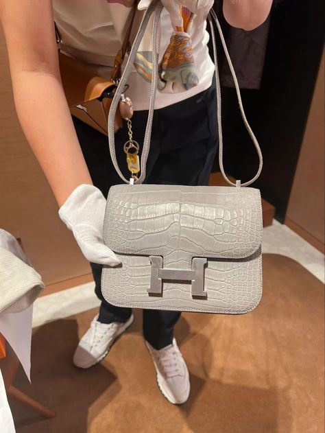 #Hermes#mini Kelly alligator #hermes kelly#hermes birkin #hermes Togo# hermes Picotin#hermes handmade#hermes Crocodile skin#Hermes Lizard skin#Hermes Ostrich skin#Hermes handicraft factory#Hermes hands sewing# Wechat:fengxian827025 whatsApp:+8613432060152  Exchange top luxury Hermes Constance Crocodile, Hermes Ostrich, Hermes Crocodile, Kelly Hermes, Hermes Picotin, Mini Kelly, Lizard Skin, Hermes Constance, Crocodile Skin