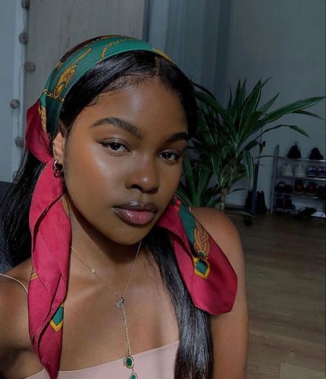 Blk Women, Hair Scarf Styles, Head Scarf Styles, Hair Scarf, Hair Wraps, Long Wigs, African Beauty, Grunge Hair, Art References