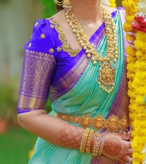 Big Border Saree Blouse Design, Sneha Jewellery, Cut Work Blouse Designs, Marriage Saree, Brocade Blouse Designs, Patch Work Blouse Designs, Latest Bridal Blouse Designs, Latest Blouse Designs Pattern, Best Blouse Designs