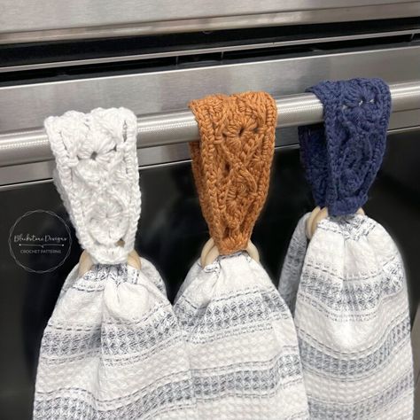 Crochet Towel Holder Free Pattern, Crochet Seasonal, Crochet Towel Tops, Crochet Towel Holder, Bavarian Crochet, Crocheting Inspiration, Towel Hangers, Crochet Towel Holders, Crochet Dish Towels