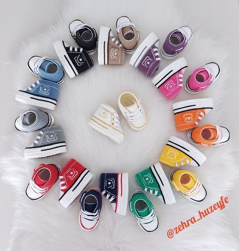 50% off Baby Converse Shoes, Baskets Converse, Knit Baby Shoes, Baby Converse, Knit Baby Booties, Newborn Baby Boy, Crochet Baby Shoes, Crochet Baby Booties, Baby Slippers