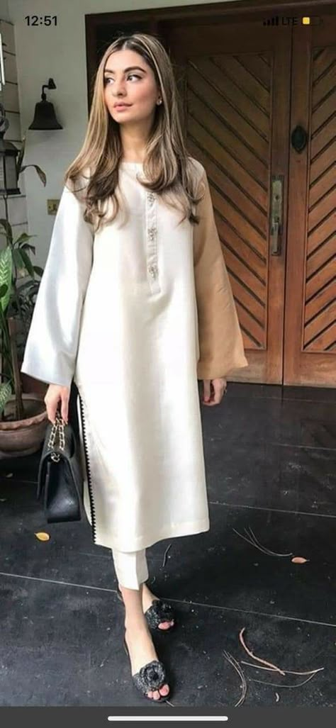 Woman outfit, straight and plain kurti for women Nikkah Dress, Simple Kurta Designs, Desi Fits, Salwar Kamiz, Pakistani Fashion Party Wear, Casual Indian Fashion, Pakistani Fashion Casual, Desi Outfits, Beautiful Pakistani Dresses