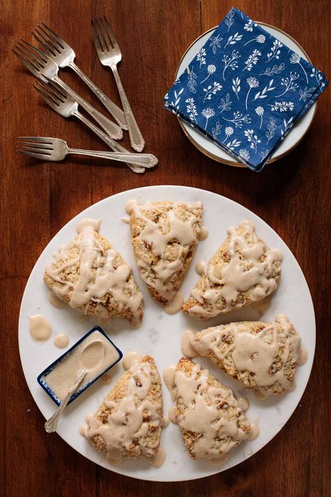 Melt in your mouth delicious and so easy (actually ridiculously easy), these Banana Bread Scones are moist with a wonderful crunchy exterior. The brown butter icing has been described as \'to die for\'. #easyscones, #bananascones, #bananabreadscones, #ridiculouslyeasyscones Brown Butter Icing, Banana Scones, Scones Easy, Savory Scones, Butter Icing, Scone Recipe, Bread And Pastries, Breakfast Breads, Melt In Your Mouth