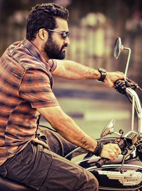 JrNtr Janatha Garage, Dj Mix Songs, South Hero, Jr Ntr, Prabhas Pics, New Images Hd, New Photo Style, New Photos Hd, Studio Background Images