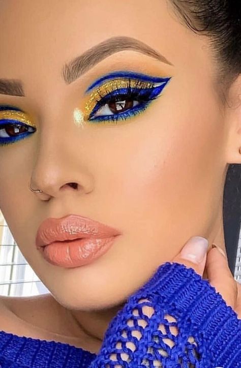 Cheer Makeup, Make Up Gold, Maquillage On Fleek, Gold Makeup Looks, Vibrant Makeup, Yellow Makeup, Yellow Eyeshadow, High Fashion Makeup, Retro Makeup