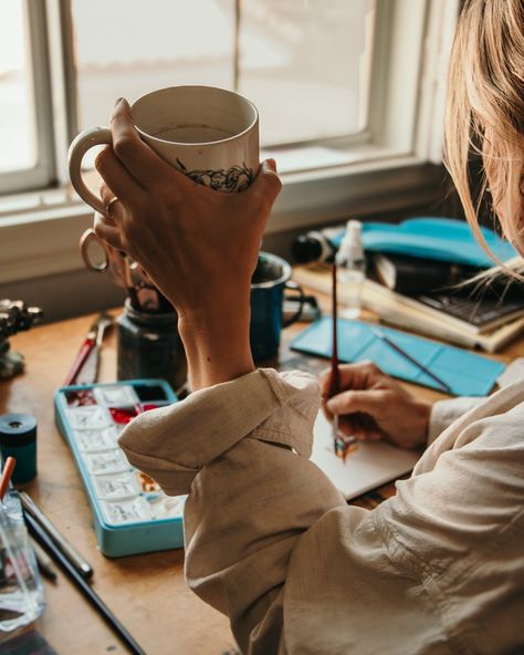 More coffee, please! This is basically what my workspace looks like every day. Sipping lots of coffee and experimenting with different materials. My recent sketchbook series has been so freeing for me. Getting back to the basics, letting go of expectations (from myself or others) and reminding myself why I even love making art in the first place. Photo by the amazing @kenziemaeimages 🫶🏼💛 • • • #sketchbookart #artandcoffee #artinspiration #artistsoninstagram #artstudios #artphotography Working In Coffee Shop, Barista Aesthetic, Lots Of Coffee, Photo Graphy, Cosy Autumn, Artists Studio, In Her Studio, Art Pics, Make Coffee