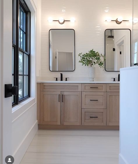 Light Oak Bathroom Vanity, Master Bathrooms With Walk In Showers, Neutral Bathroom Ideas Earth Tones, Greige Bathroom Ideas, Cozy Modern House, Bathroom Modern Farmhouse, Greige Bathroom, Grey Bathroom Floor, Coastal Modern Farmhouse