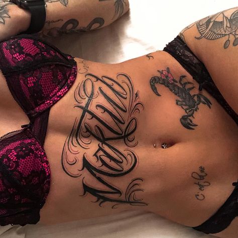 Bauch Tattoos, One Piece Tattoos, Pieces Tattoo, Pretty Tattoos For Women, Dope Tattoos For Women, Tatuaje A Color, Stomach Tattoos, Bad Tattoos, Elegant Tattoos