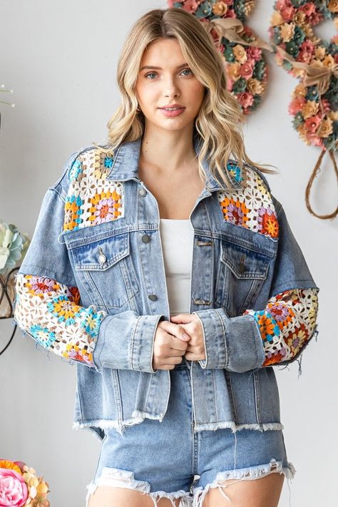 Upcycle Jean Jacket, Upcycle Jeans, Denim Crafts, Crochet Borders, Back Shoulder, Denim Design, Photo Craft, Light Wash Denim, Crochet Motif