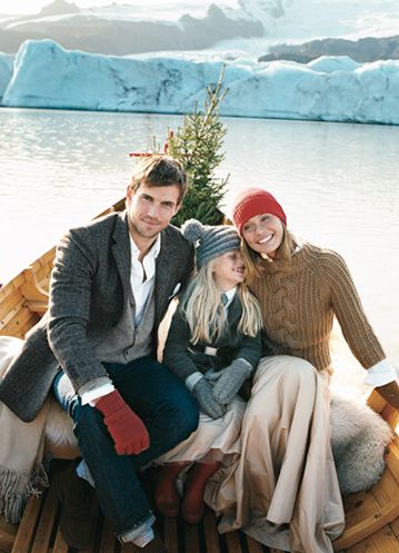 the perfect family Christmas card Winter Family Photoshoot, J Crew Catalog, Family Holiday Photos, Winter Family, Family Christmas Cards, J Crew Style, Christmas Family Photos, Estilo Preppy, Preppy Look