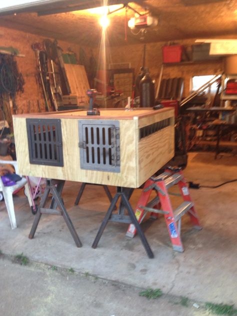 Dog Box For Truck Hunting, Diy Livestock Box For Truck, Diy Dog Box For Truck, Dog Box For Truck, Mountain Homestead, Hound Hunting, Diy Hunting, Hunting Truck, Kennel Furniture