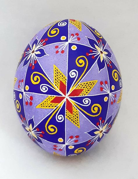 Pysanky Eggs Pattern Steps, Pysanky Eggs Pattern Ideas, Simple Pysanky, Pisanki Eggs, Ukrainian Crafts, Egg Inspiration, Pysanky Eggs Pattern, Egg Artwork, Pysanky Egg